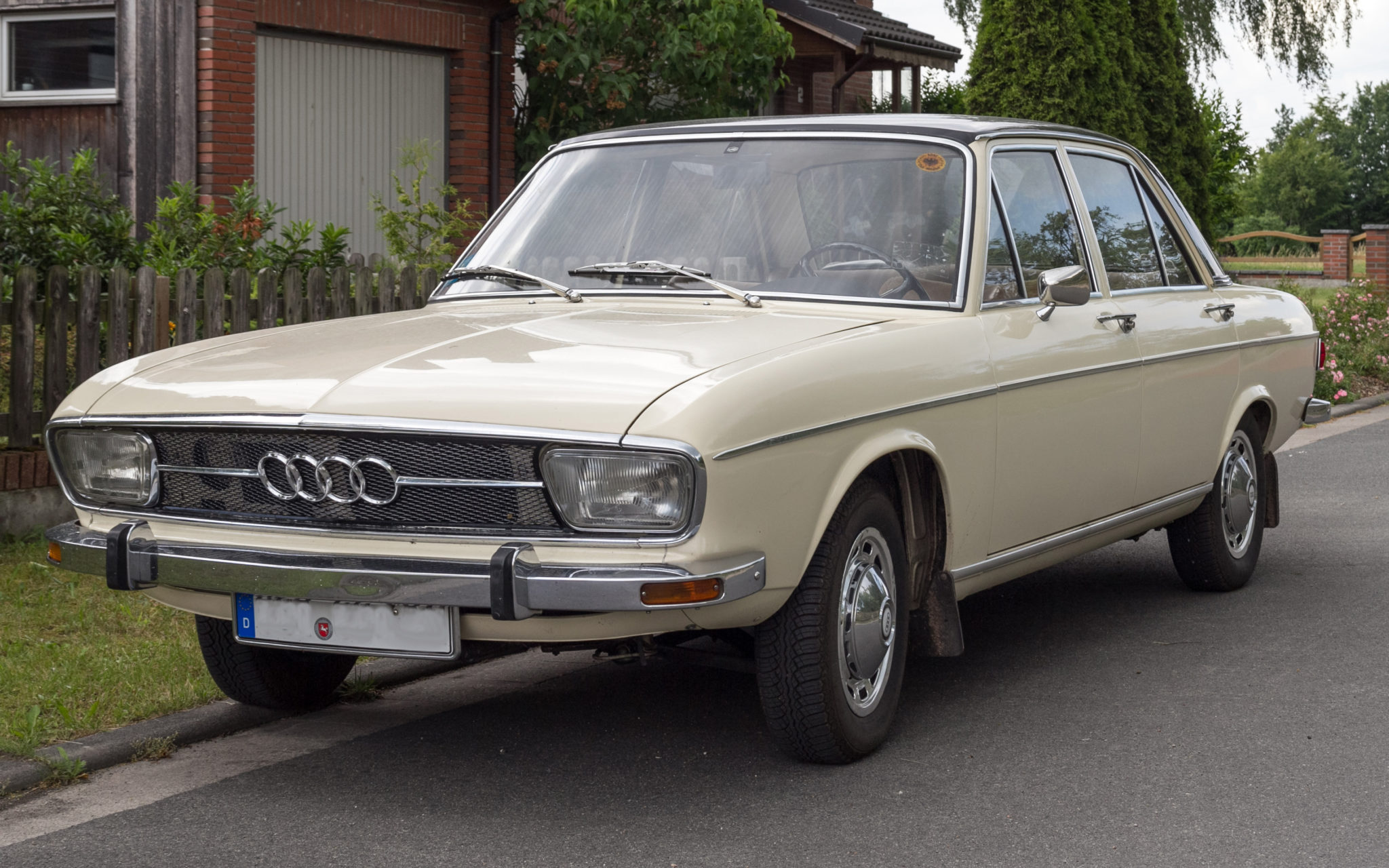 voiture Audi 100